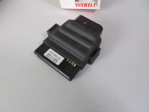 Yamaha Original Yamaha CDI Unit for YZF-R125 (2014-2015) without ABS – Part Number 5D7-H591A-10 5D7-H591A-10 Genuine spare pa